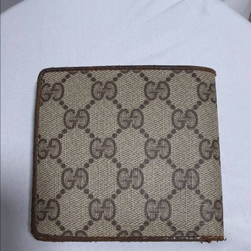 Gucci Beige and Brown Signature Canvas Bi-Fold Wallet - Picture 6 of 6